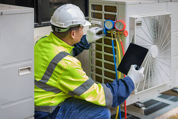 Professional Hvac technician working in Roseville, MN